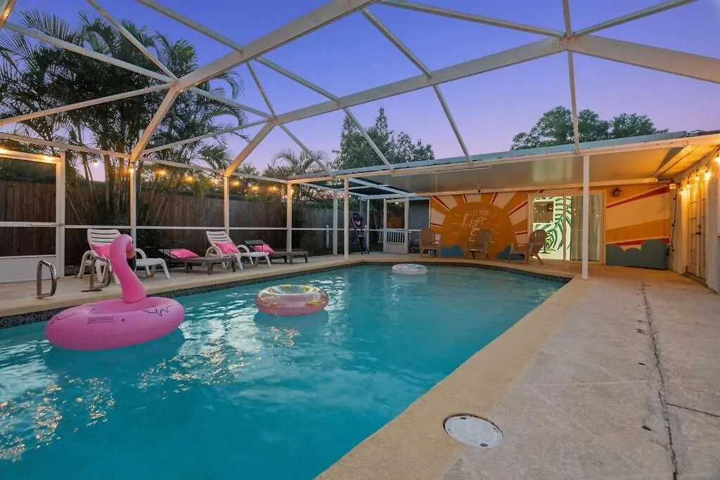 Heated Pool-king Bed-pets Ok Holiday home