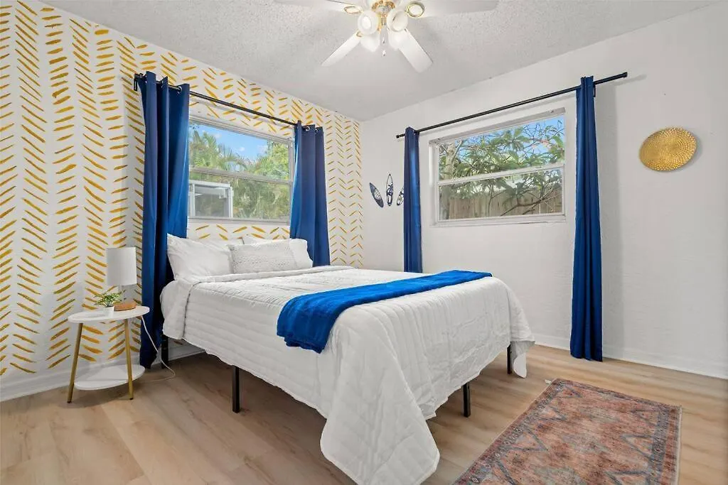 Holiday home Heated Pool-king Bed-pets Ok
