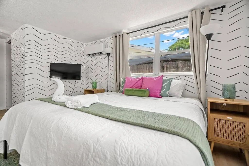 Heated Pool-king Bed-pets Ok Clearwater
