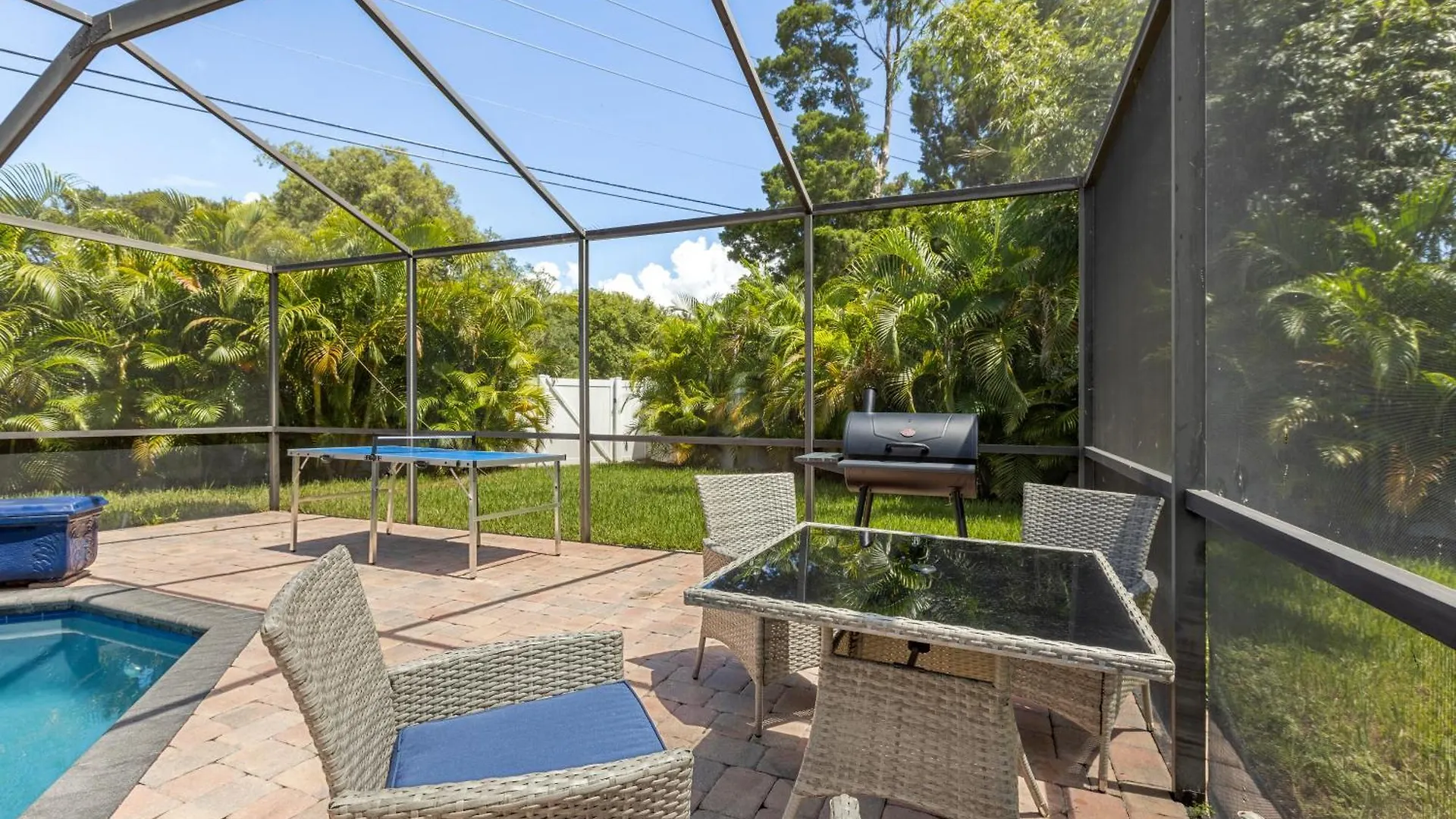 Relaxing Coastal Comfort - Heated Pool Holiday home *