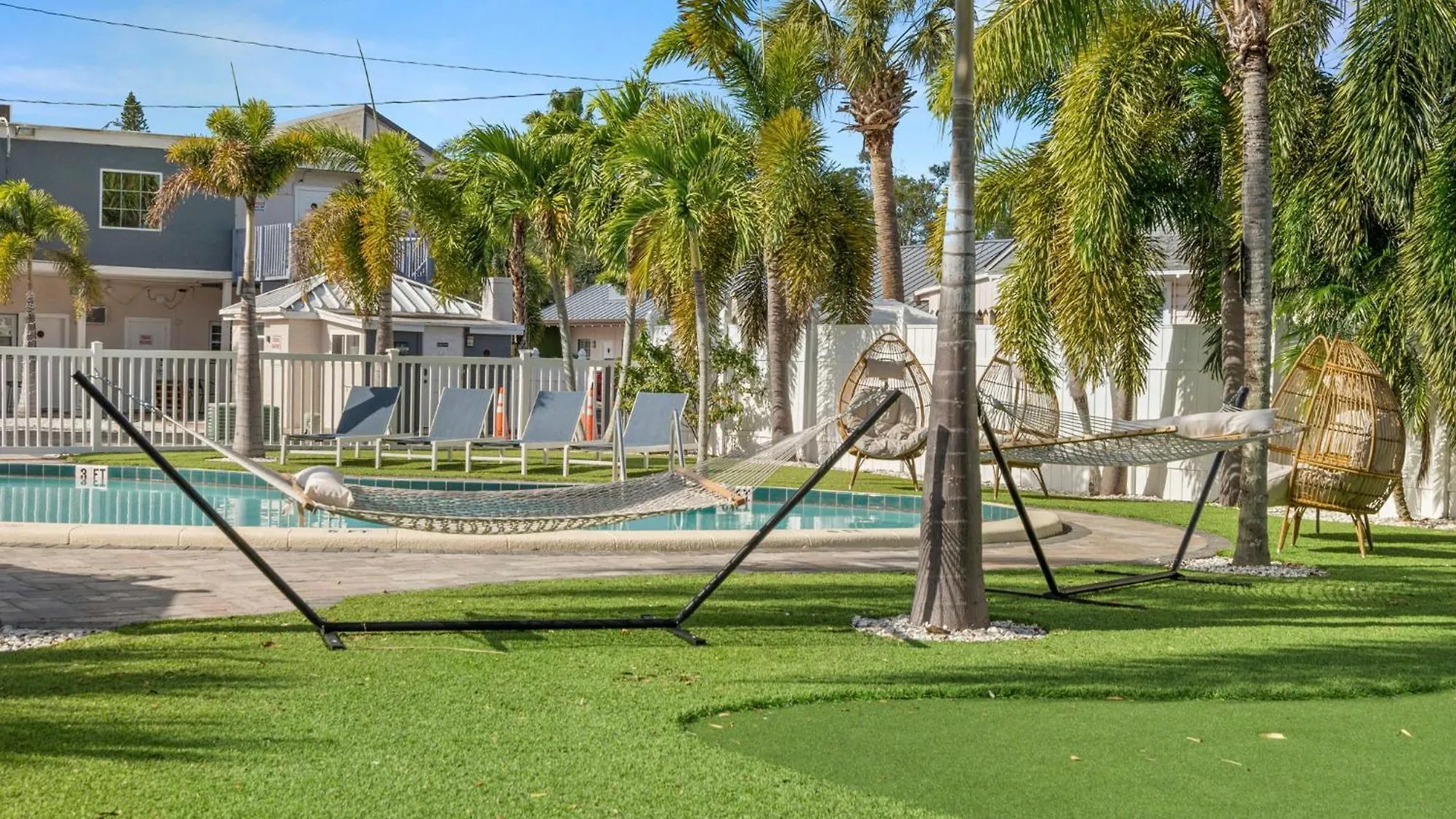 2q Beds With Shared Pool 01 Ferienhaus *