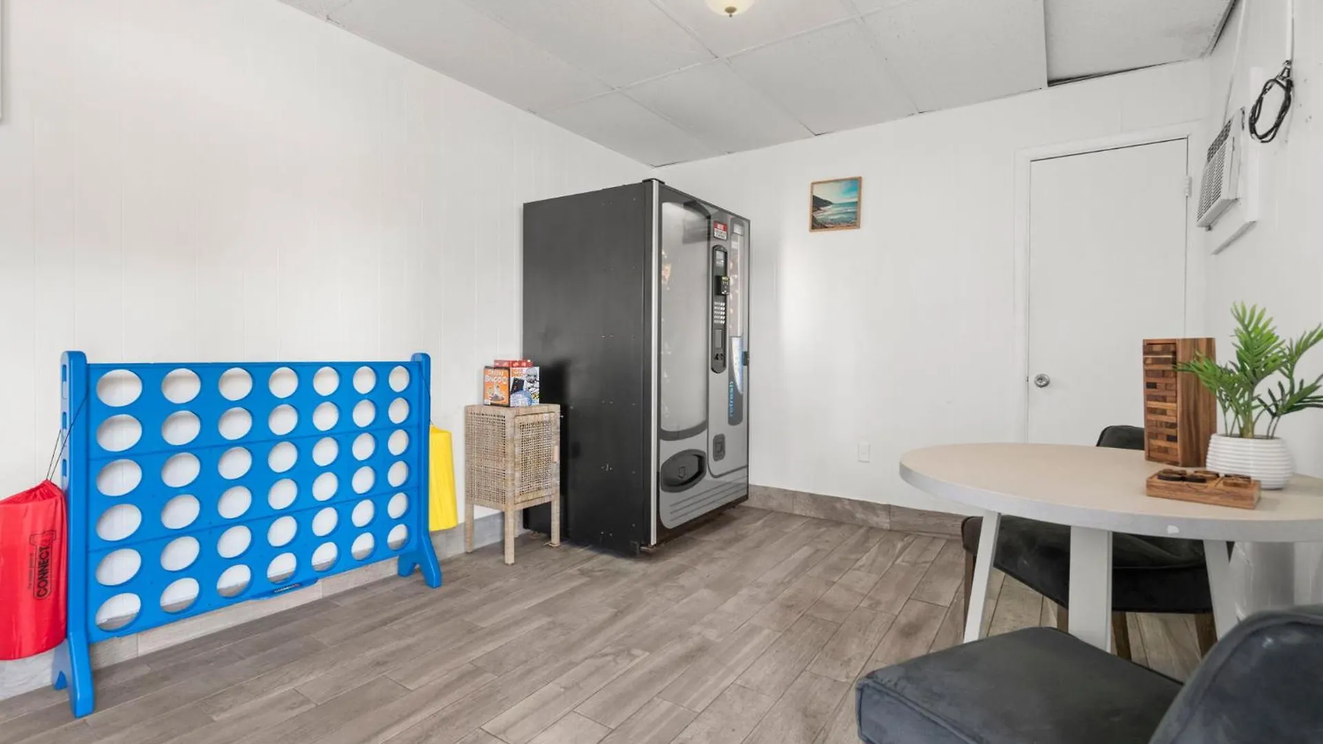 Apartment 1k Bed With Shared Pool 16 *