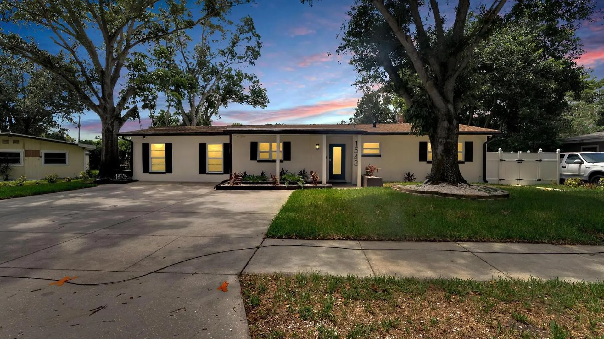 1543 Lakeview Road *