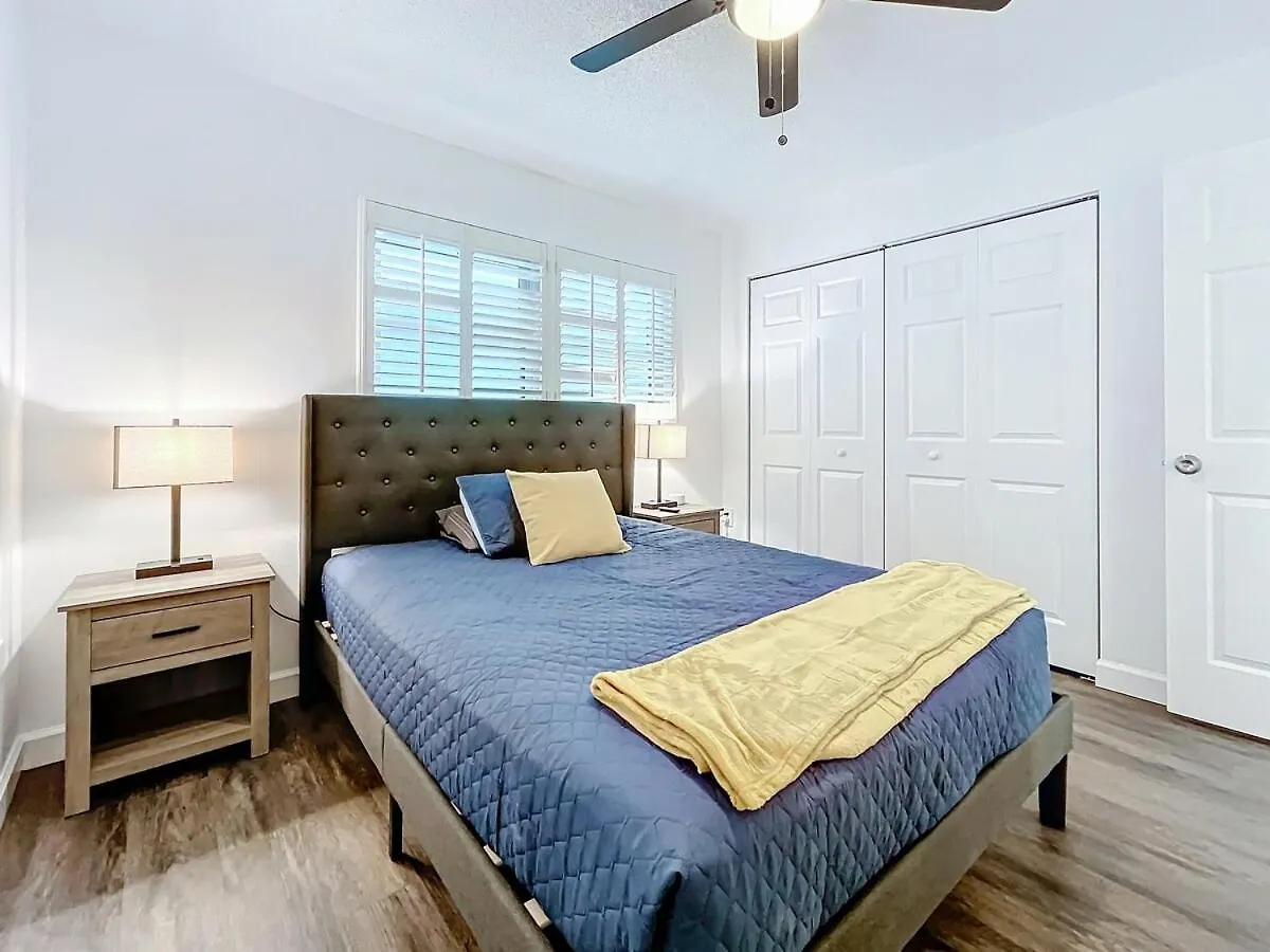 Spacious Getaway- Comfort &convenience Apartmán *
