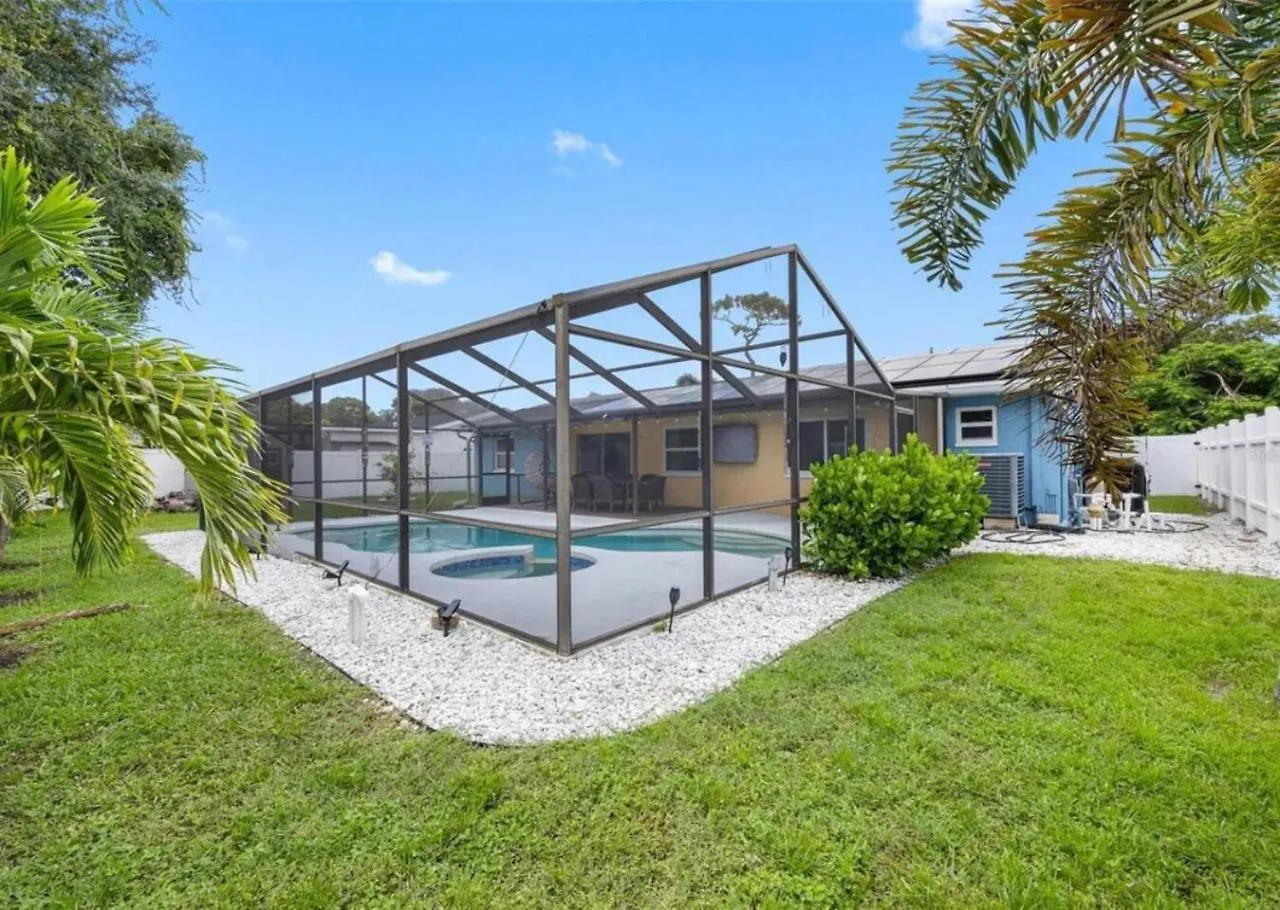 וילה House 3 Bedrooms-pool קלירווטר