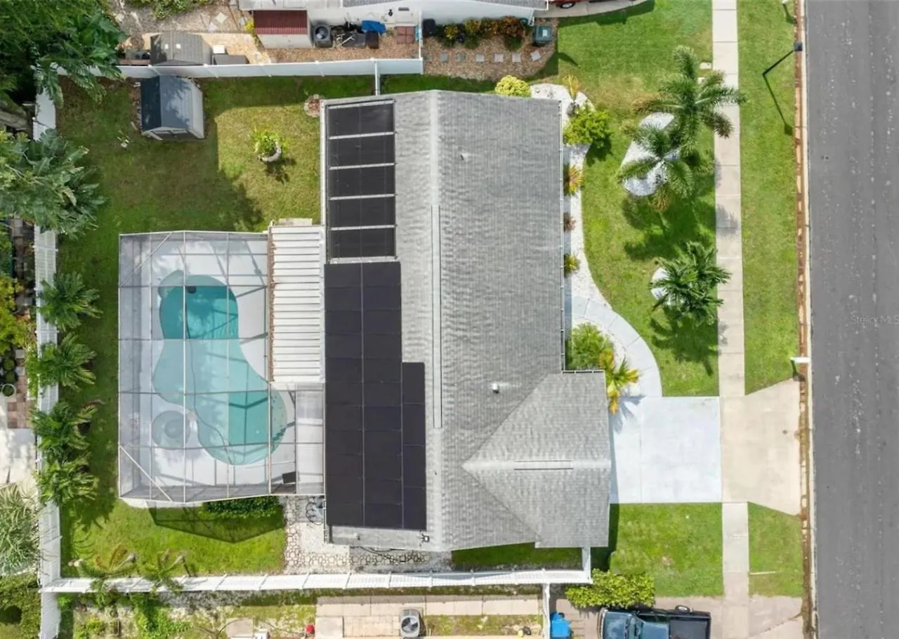 House 3 Bedrooms-pool קלירווטר