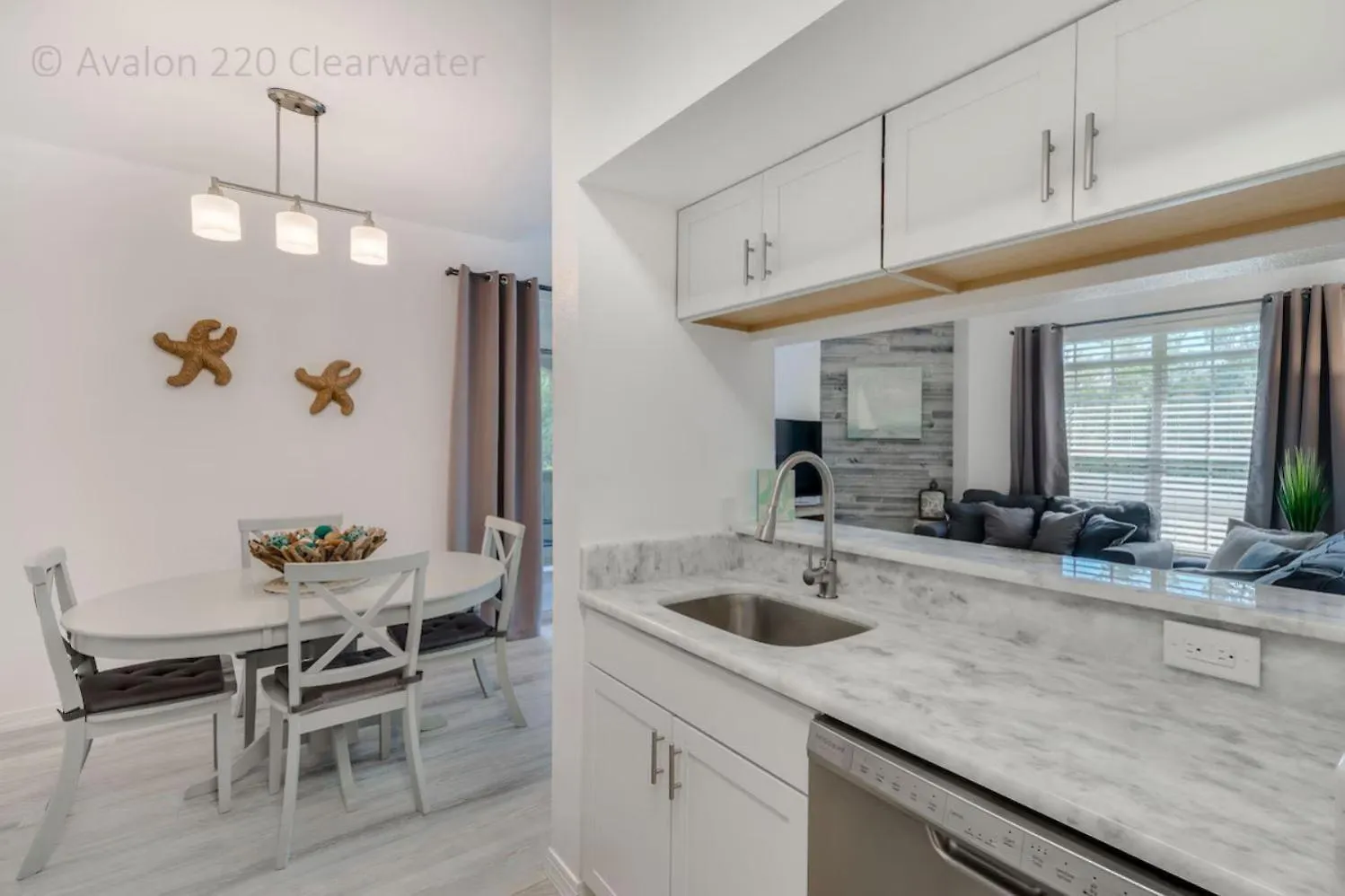 Apartment Beach, Florida, Modern Fully Renovated 2nd Floor Condo, Heated Pool *