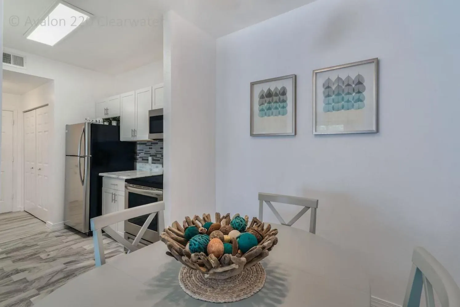 Apartment Beach, Florida, Modern Fully Renovated 2nd Floor Condo, Heated Pool