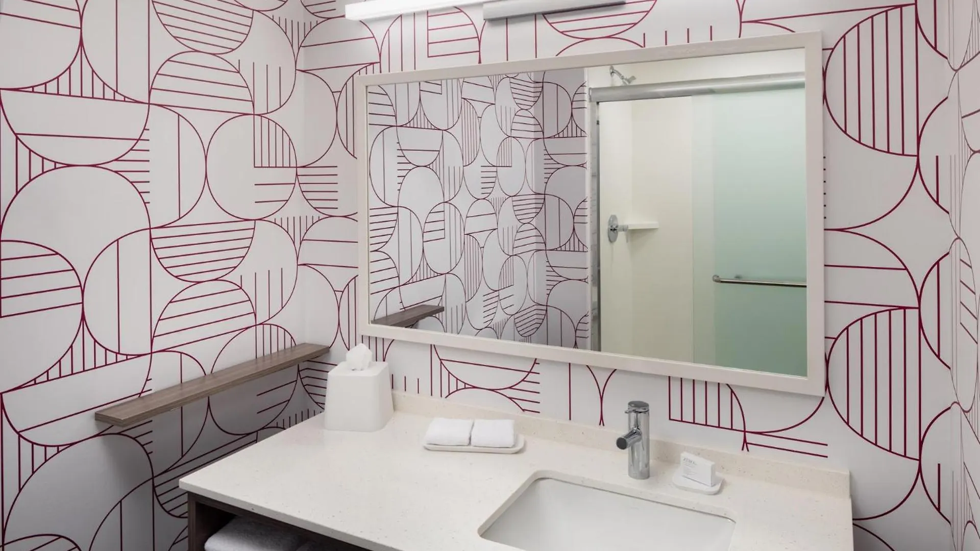 فندق Home2 By Hilton St. Petersburg Ulmerton Rd كليرووتر
