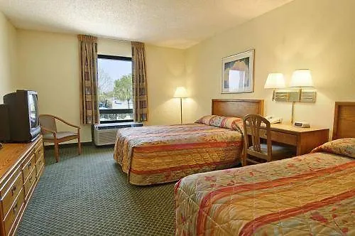 Hotell Comfort & St Pete - International Airport 2*