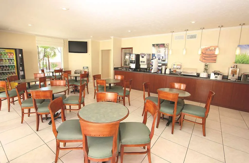 La Quinta By Wyndham Clearwater