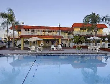Motel Howard Johnson By Wyndham - Dunedin Clearwater