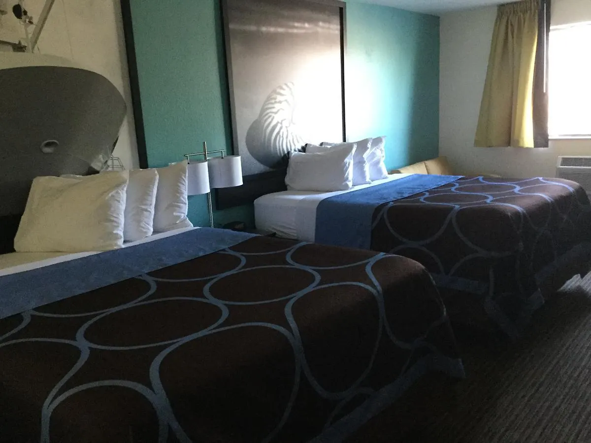 Hotel Super 8 By Wyndham Clearwater/st. Petersburg Airport