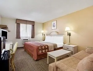 Super 8 By Wyndham Clearwater/st. Petersburg Airport 3*