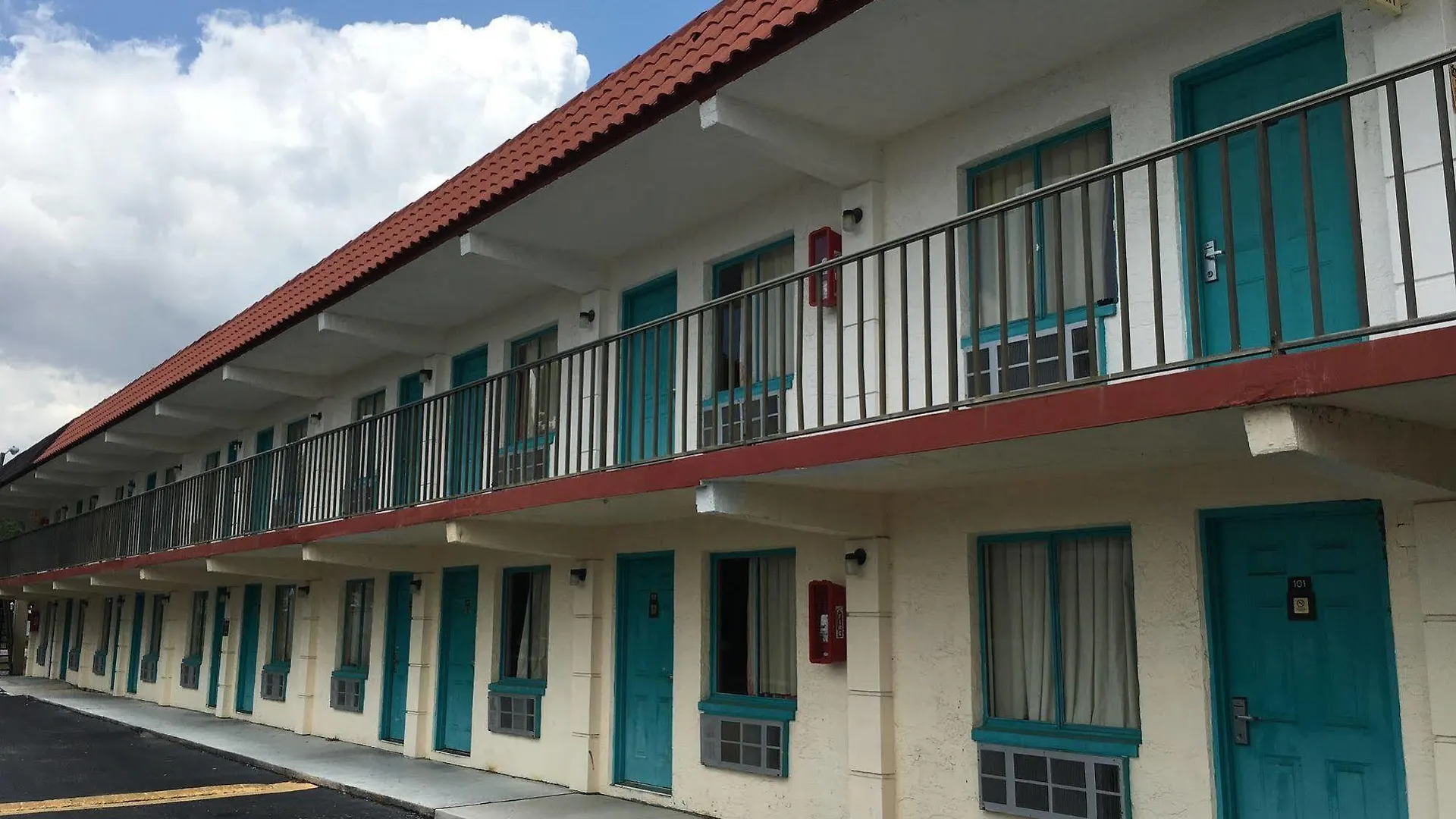 Hotel Clearwater 2*