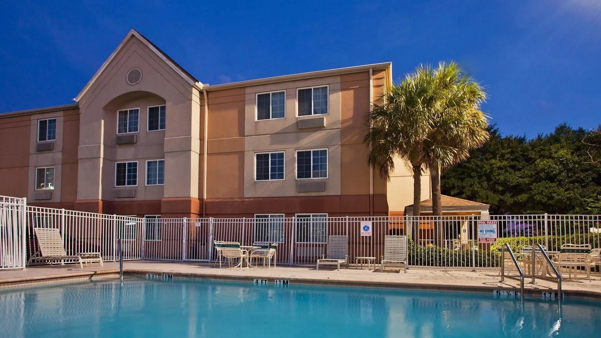 Hotel Sonesta Simply Clearwater