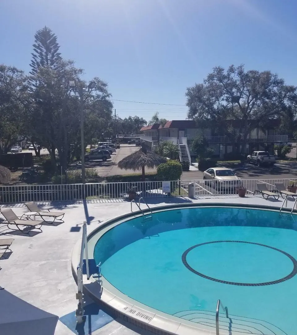 Days By Wyndham Clearwater/central Hotel
