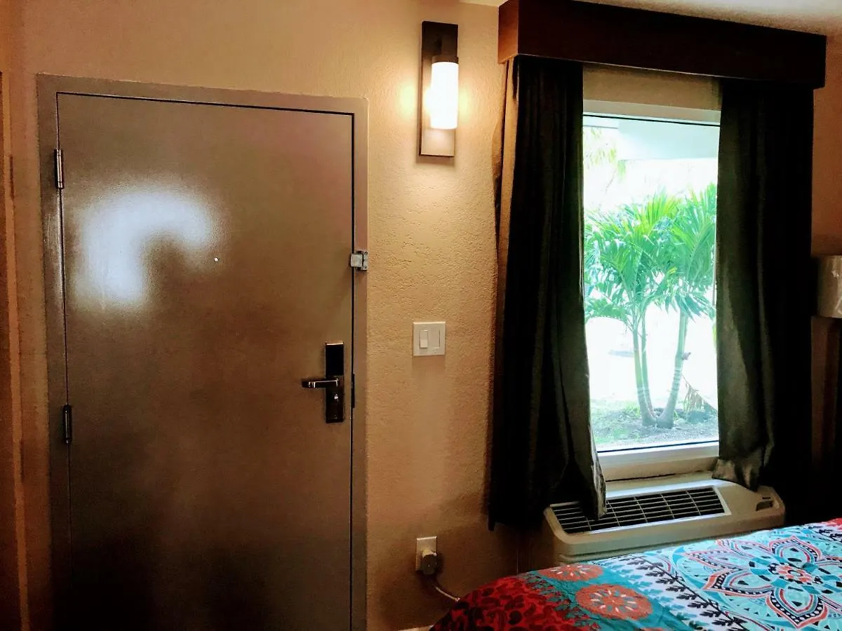 Tropical & Suites, Downtown موتيل 3*