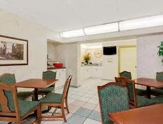 Howard Johnson By Wyndham - Dunedin 2*