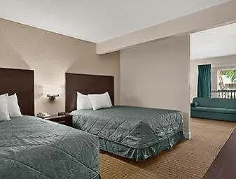 Ramada Limited And Hotel 2*