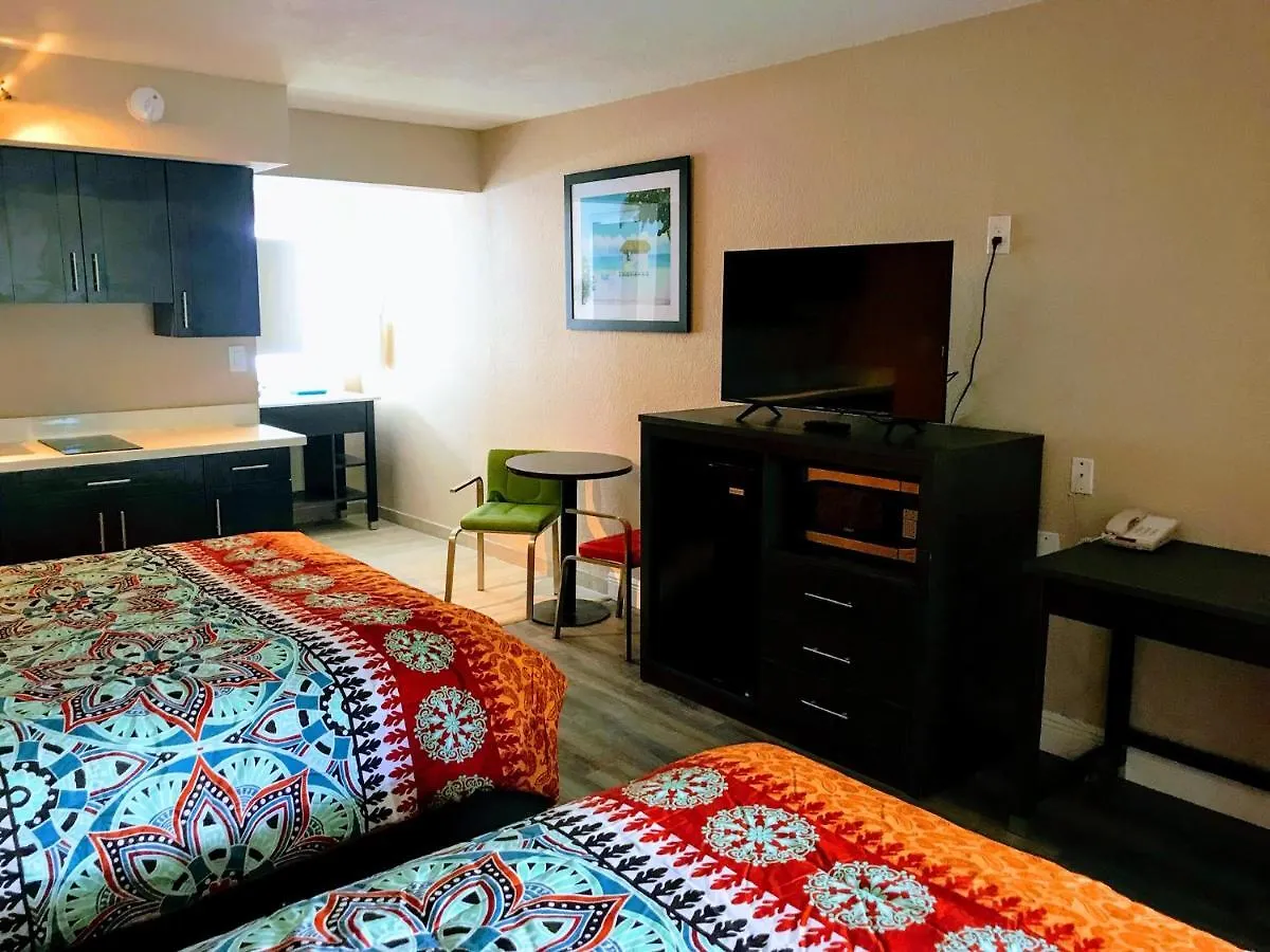 موتيل Tropical & Suites, Downtown 3*