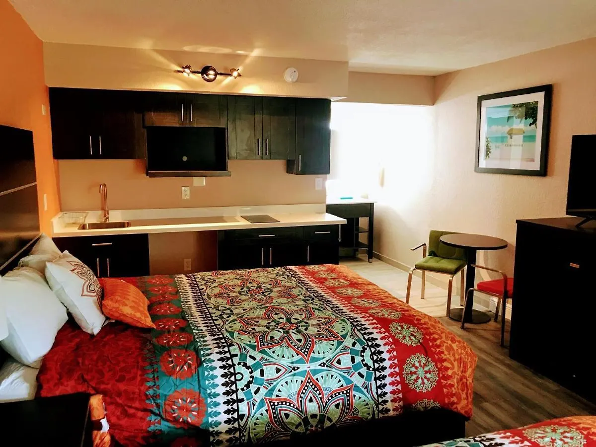 Tropical & Suites, Downtown موتيل كليرووتر