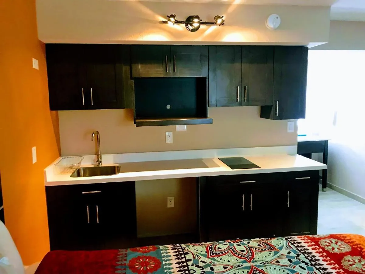 Tropical & Suites, Downtown موتيل