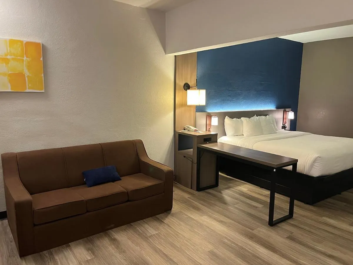 Отель Comfort - Dunedin 3*
