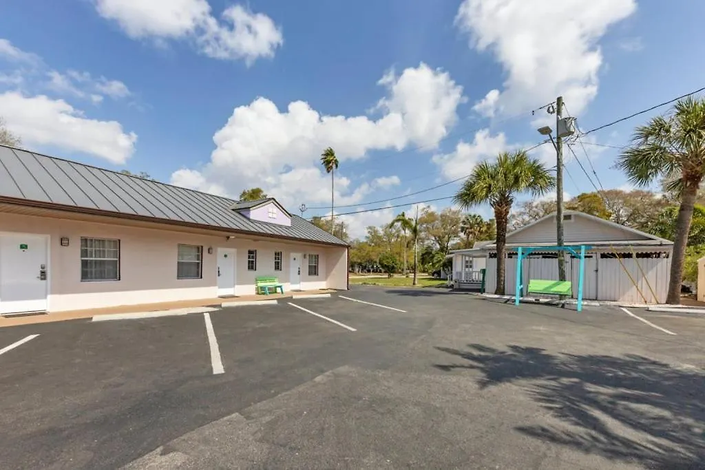 By Beach Studio With Pool And Parking
