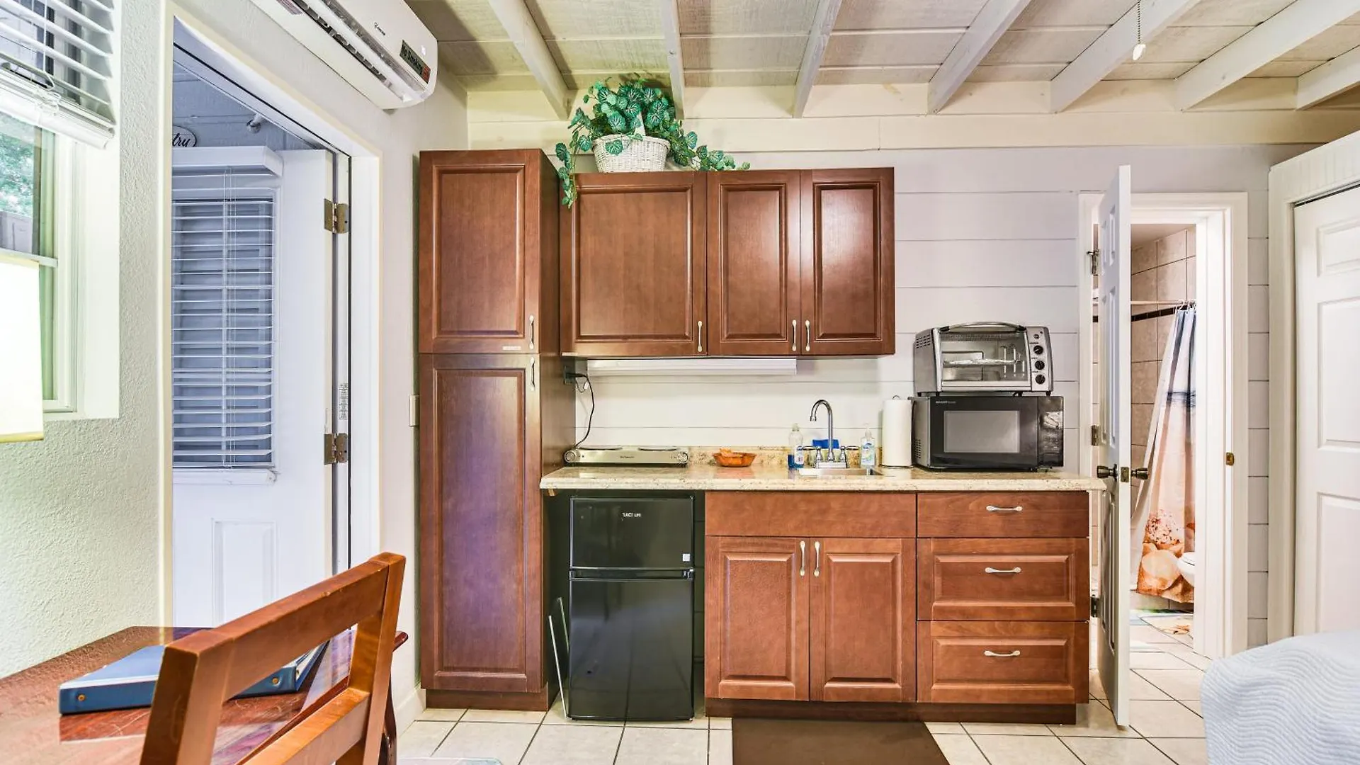Peaceful Near Golf Course In Clearwater! *