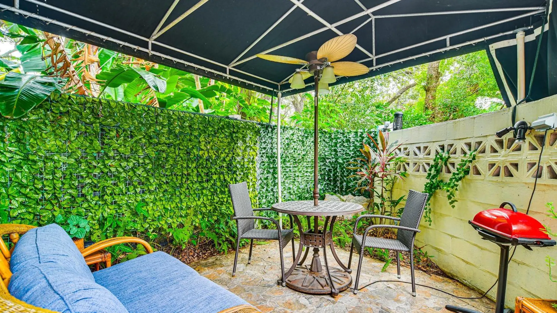 Peaceful Near Golf Course In Clearwater! Apartment *