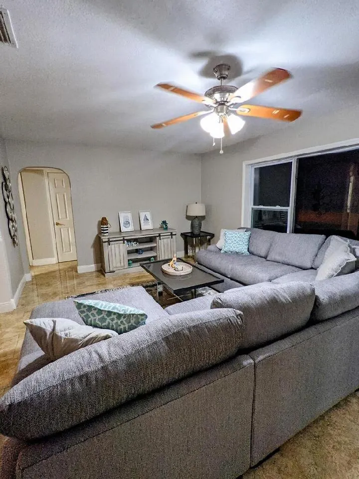 Holiday home Private Poolside 5br *