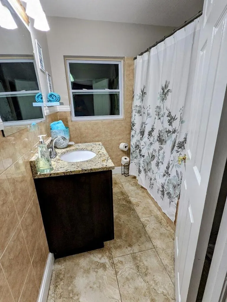 Private Poolside 5br Holiday home
